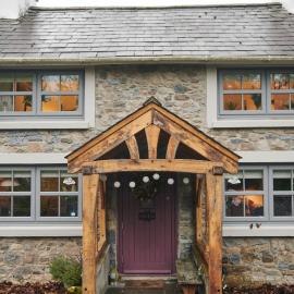 Goilan Goch, hotell i Llandeilo
