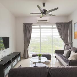 Cozy 3-bedroom condo with Pool - Seri Kembangan