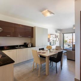 High-End central APT with comfy BED & Super WIFI by 360 Estates