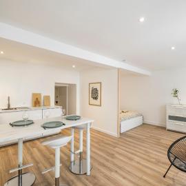 Wonderhost, Quartier du château, superbe appartement avec parking Aragon, hotel in Pau