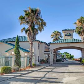 Days Inn & Suites by Wyndham Houston North - Spring, hotel u gradu Westfield