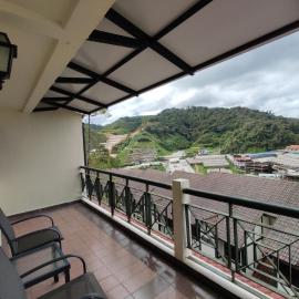 Awesome Homestay Apartment @ Equatorial Hill Resort โรงแรมในบรินชัง