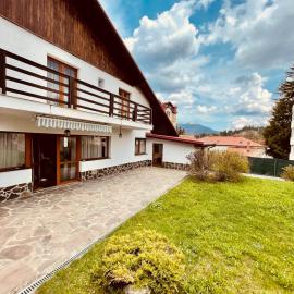 Cheerful 4-bedroom & kids friendly home, hotel a Predeal