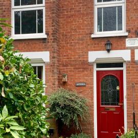 Smart & Comfortable 3-bedroom Victorian house