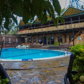 Dovenest Lodge
