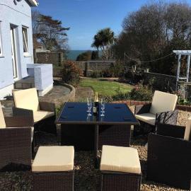 Benllech Sea View bungalow, Dog Friendly sleeps 6, готель у місті Бенллег