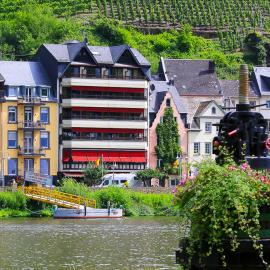 Weinhotel Mayer, hotell i Zell an der Mosel