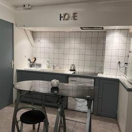 Chablis : petit studio en plein centre ville, hotel Chablis-ban