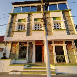 Natz Hotel, hótel í Flores