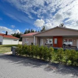 Beautiful terraced house with private parking, hotel u gradu 'Sandviken'