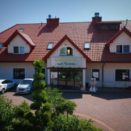 GOŚCINIEC NAD NARWIĄ - Airport Modlin, hotel in Kikoły