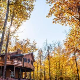 Fall Getaway Resort-3 KING suites, Dog-Friendly, hotel u gradu 'Seeley'