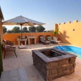 Desert Inn Resort and Camp: Resü'l-Hayme şehrinde bir otel