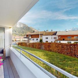 Spacious apartment with mountain view