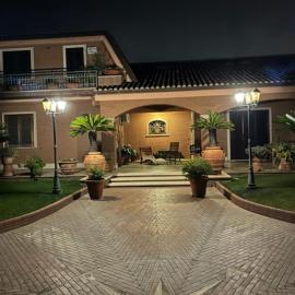 Villa Ines, hotel em Ardea