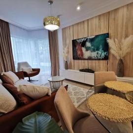 Gold Apartment B28 Let's Sea Baltic Park Gąski, hotel in Gąski