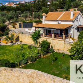 Villa Harmony in Lourdata, хотел в Кефалония