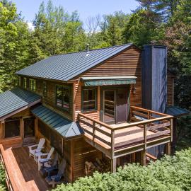 Coolidge Drive Retreat, hotel i Quechee