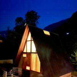 Aloha Riverside – hotel w mieście Kasol
