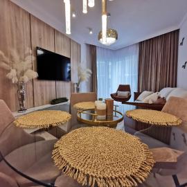 Gold Apartment B33 Let's Sea Baltic Park Gąski, hotelli kohteessa Gąski