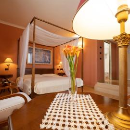 Hotel Ristorante Vecchia Vibo，維博瓦倫蒂亞的飯店