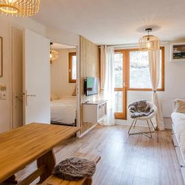 Appartement Les Arcs Ski aux pieds à Vallandry, khách sạn ở Landry