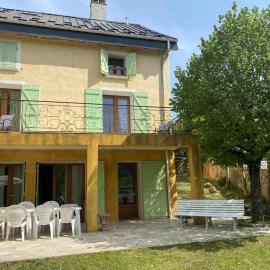 Maison de caractère avec cheminée au centre de Villard de Lans - FR-1-515-4, hotel in Villard-de-Lans