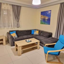 sweethome - comfy center rodos, hotel in Asgourou