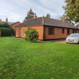Cosy Rural Barn Conversion 5 Min Drive To Pin Mill 1 BR + sofa bed, hotel in Chelmondiston