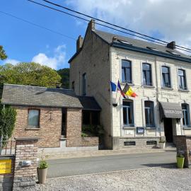 Maison Dispa – hotel w mieście Walcourt