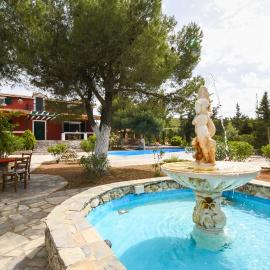 Elatia Villa, hotel i Volimes