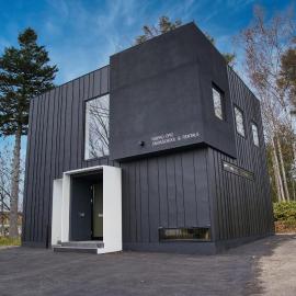 NISEKO EPIC HOUSE: Niseko şehrinde bir otel