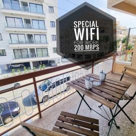 Luxury City Rooms - Smart TV with Netflix