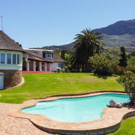 La Felicita Boutique Self Catering Villas, hotel a Somerset West