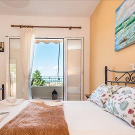 Aristotelis Apartments، فندق في Razáta