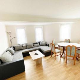 Fully Equipped Spacious Worker Apartment, hotel i Apolda