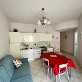 Appartamento ' Il sole di Vale': Loano'da bir otel