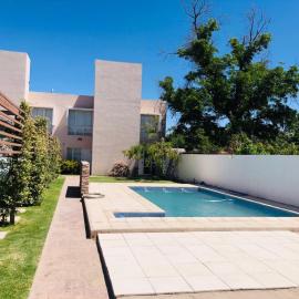 Hermoso Duplex c/Pileta y Cochera en Consorcio Privado Saavedra, viešbutis mieste San Chuanas