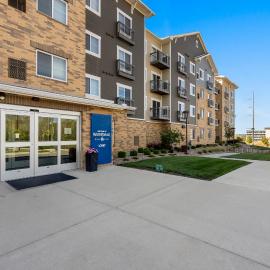 WaterWalk Extended Stay by Wyndham Kansas City - Overland Pk