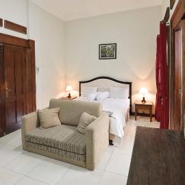 Ndalem Maharani Guest House