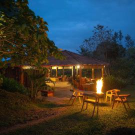 Firefly By The River with Breakfast - Coorg, Hotel in Kushālnagar