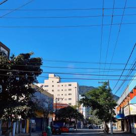 Apartamento no centro, com garagem e wi-fi