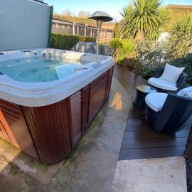 The Studio with Hot Tub in East Budleigh in beautiful countryside โรงแรมในEast Budleigh