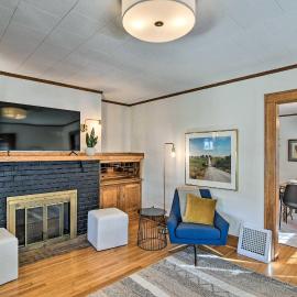 Family-Friendly Des Moines Retreat w/ Patio!, hotel u gradu Des Moines
