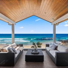 Sea View - Absolute Beachfront Shellharbour