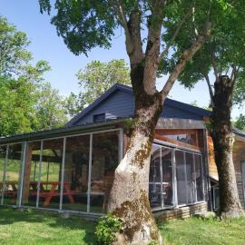 Gites de Vulcain, hotel in Rochefort-Montagne