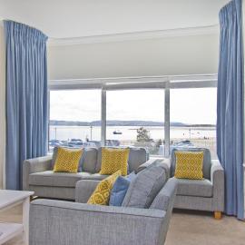 Beautiful Aberdovey Seafront Apartment 2, hotel in Aberdyfi