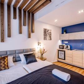 Amadé Apartmanok 2 with free parking