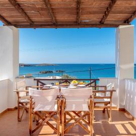 Reggina's Apartments, hotel i Foinikas
