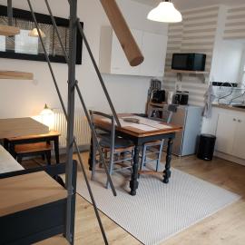 Logement central, calme, proche château et INSEAD